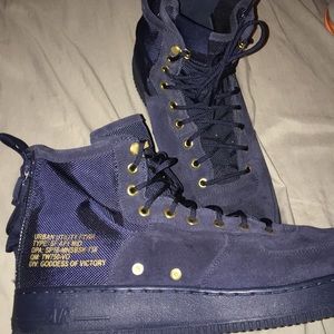 Nike SF Air Force 1 Mid Obsidian Metallic Gold
